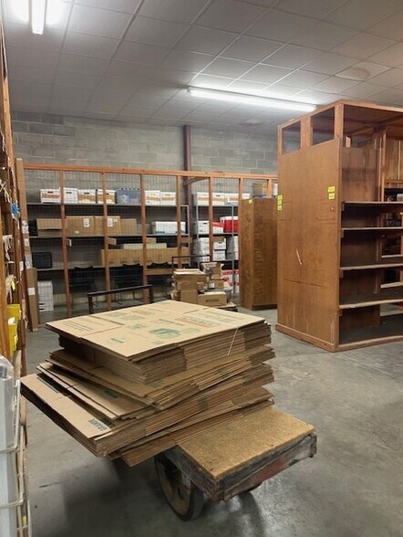 More Photos Of 4005 S Memorial Dr, Winterville Industrial For Sale