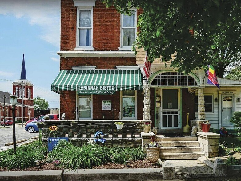 More Photos Of 207 N 5th St, Hannibal Restaurant For Sale