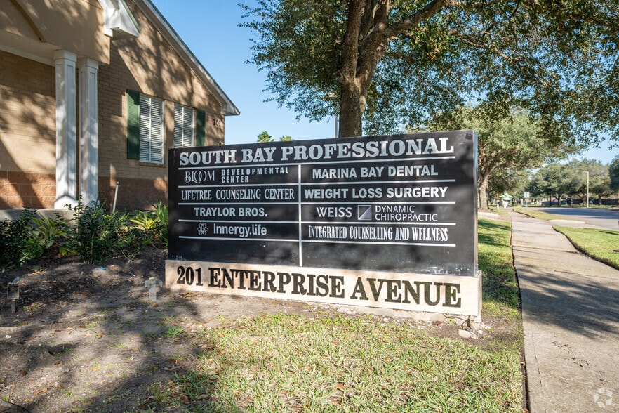 More Photos Of 201 Enterprise Ave, League City Medical For Lease