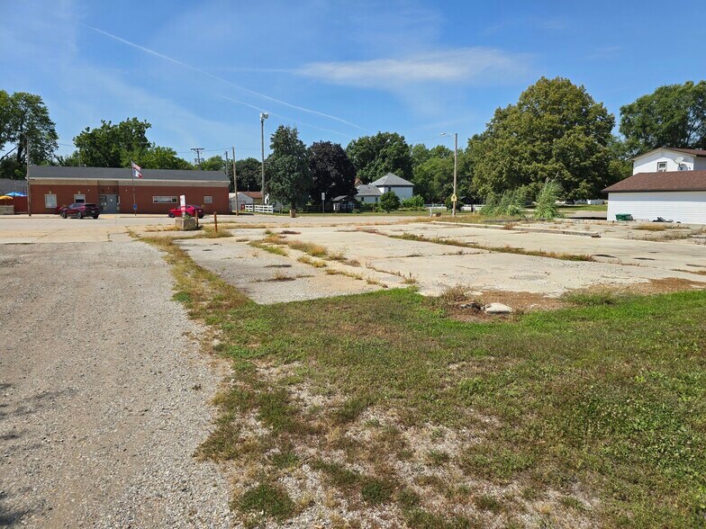 More Photos Of 211 Center Ave N, Mitchellville Land For Lease