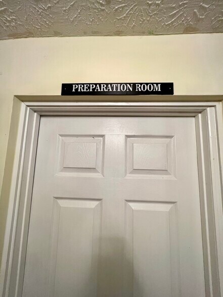 More Photos Of 100 N Fifth St, Manchester Funeral Home For Sale