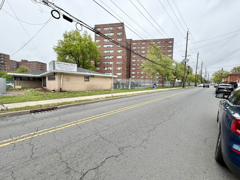 More Photos Of 853-855 Grove, Irvington, NJ 07111 Grove, Irvington Medical For Lease