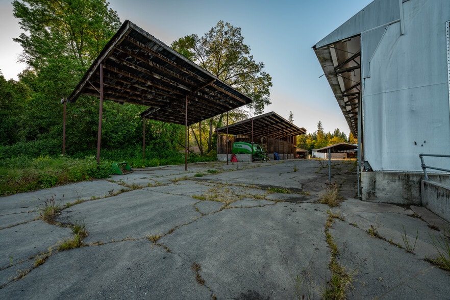 More Photos Of 6531 Lower River Rd, Grants Pass Specialty For Sale