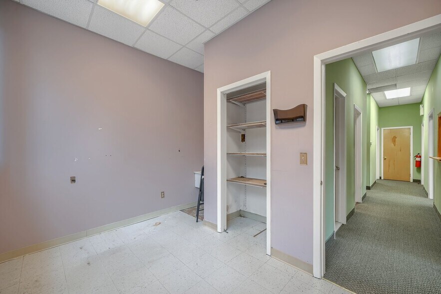 More Photos Of 79 Route 59, Airmont Medical For Lease