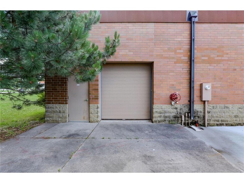 More Photos Of 9079 Buchanon Trl, Inver Grove Heights General Retail For Sale