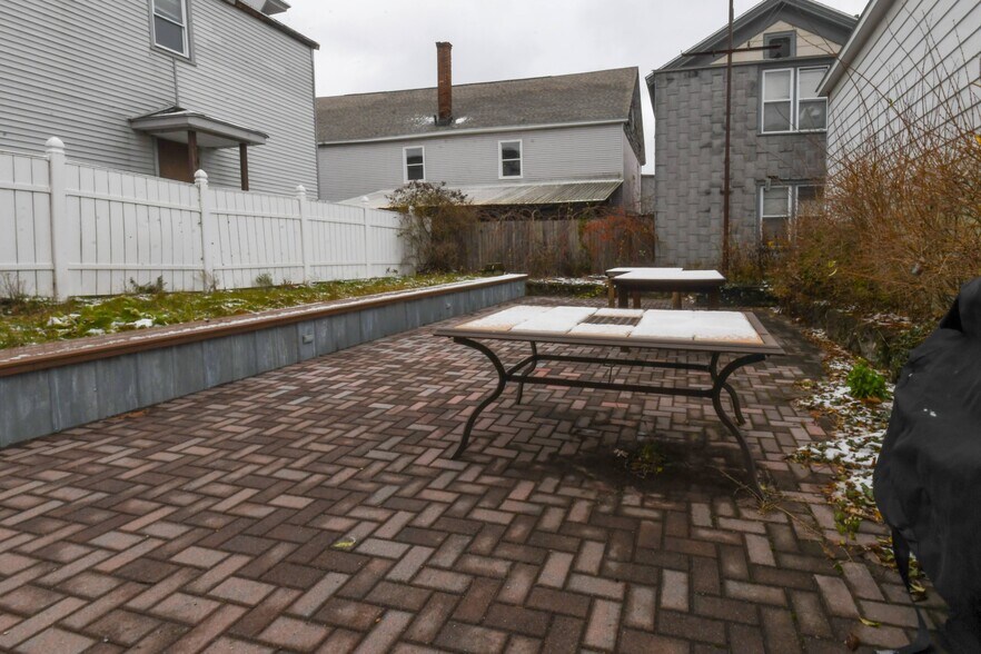 More Photos Of 38 Reid St, Amsterdam Specialty For Sale