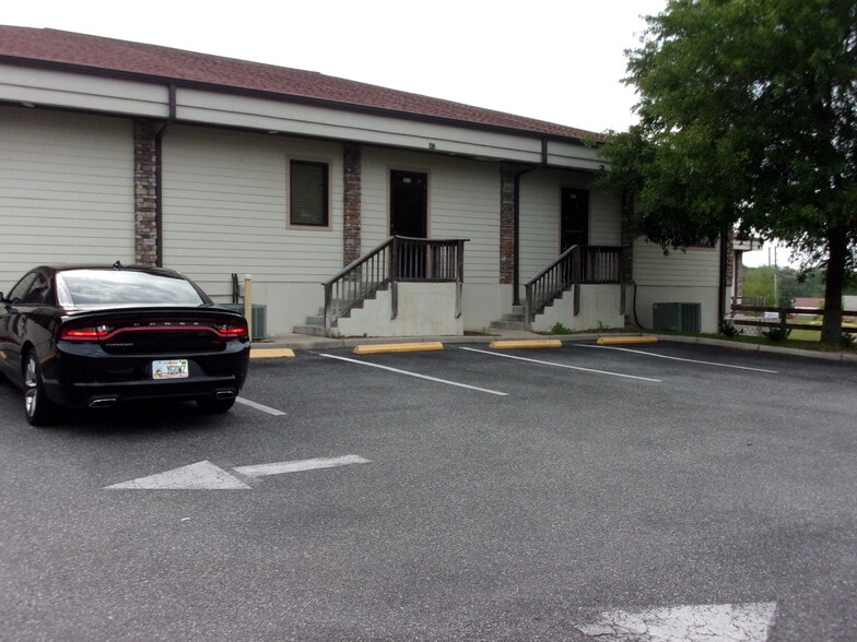 More Photos Of 305 Skyline Dr, Lady Lake Medical For Lease