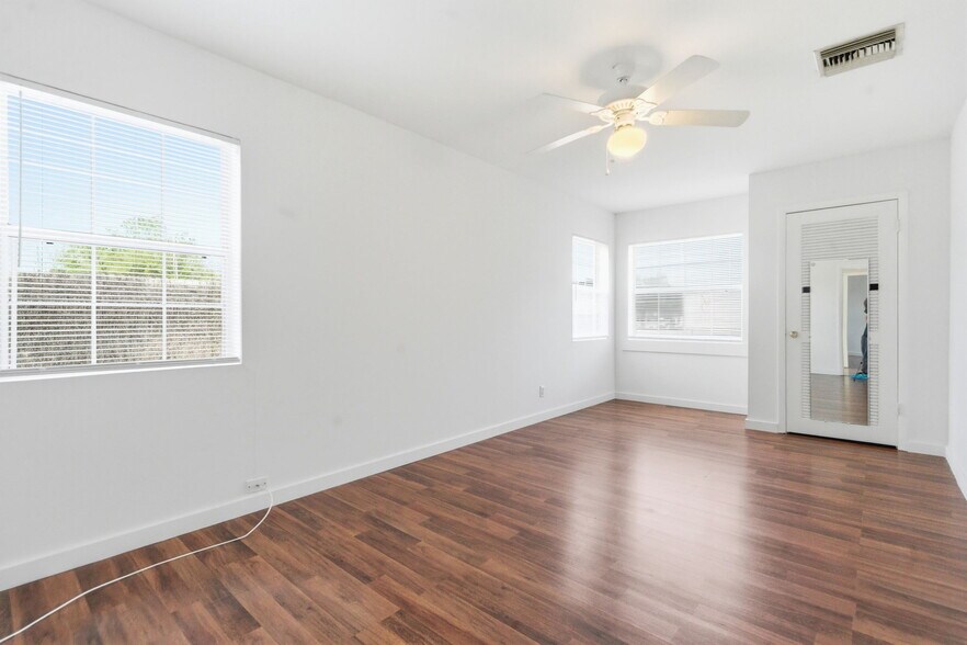 More Photos Of 1030 Camphor Ln, Deland General Retail For Sale