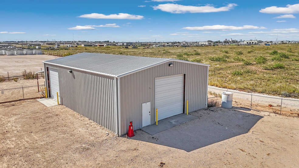 More Photos Of 2107 E County Road 130, Midland Warehouse For Lease