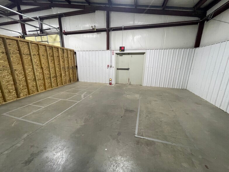 More Photos Of 2390 W Main St, Greenfield Showroom For Lease