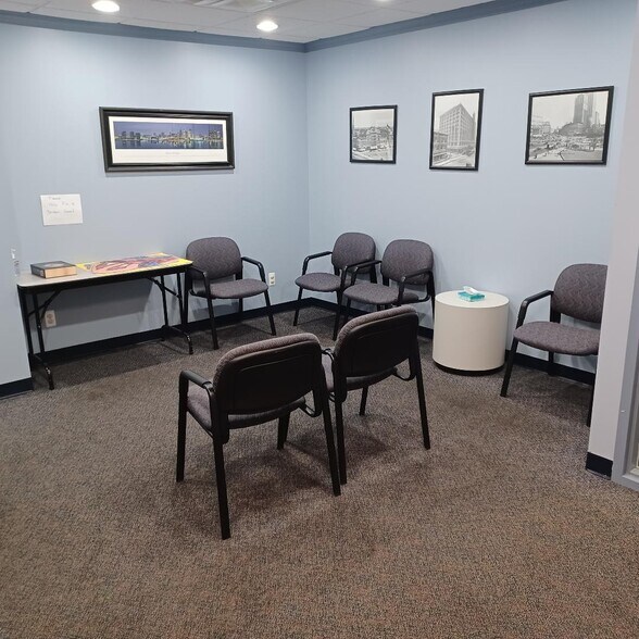 More Photos Of 16800 W Twelve Mile Rd, Southfield Medical For Lease