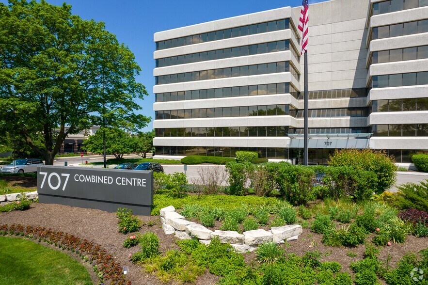 More Photos Of 707 Skokie Blvd, Northbrook Coworking Space