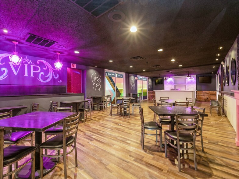 More Photos Of 6008 W Lincoln Way, Ames Restaurant For Sale