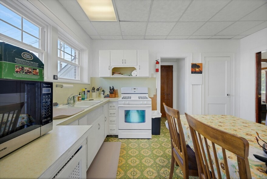 More Photos Of 225 Liberty St, Little Ferry Office For Sale