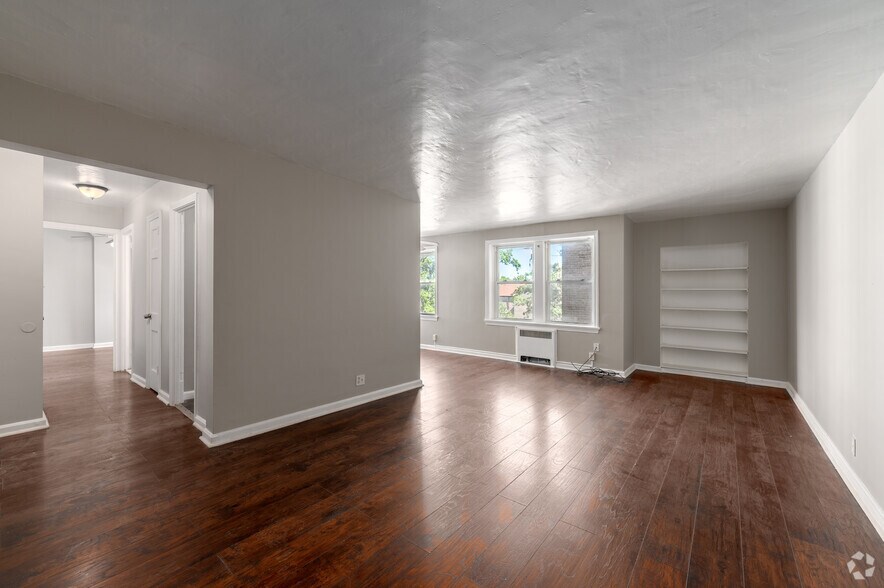 More Photos Of 12700 Shaker Blvd, Cleveland Apartments For Sale