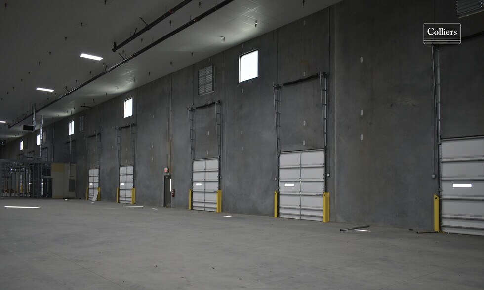 More Photos Of 335 Tanner Price Way, Greenville Warehouse For Lease