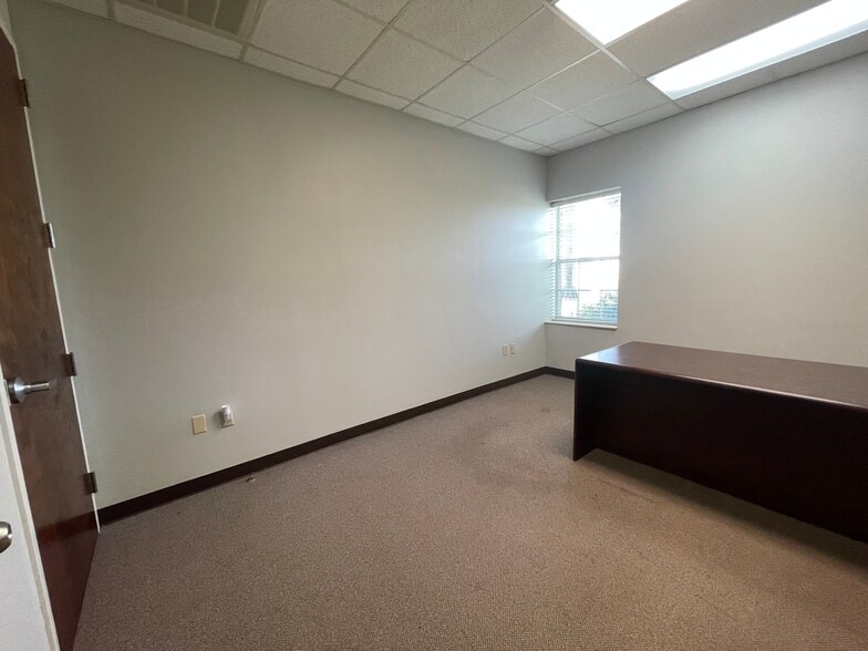 More Photos Of 1920 Boothe Cir, Longwood Office For Lease