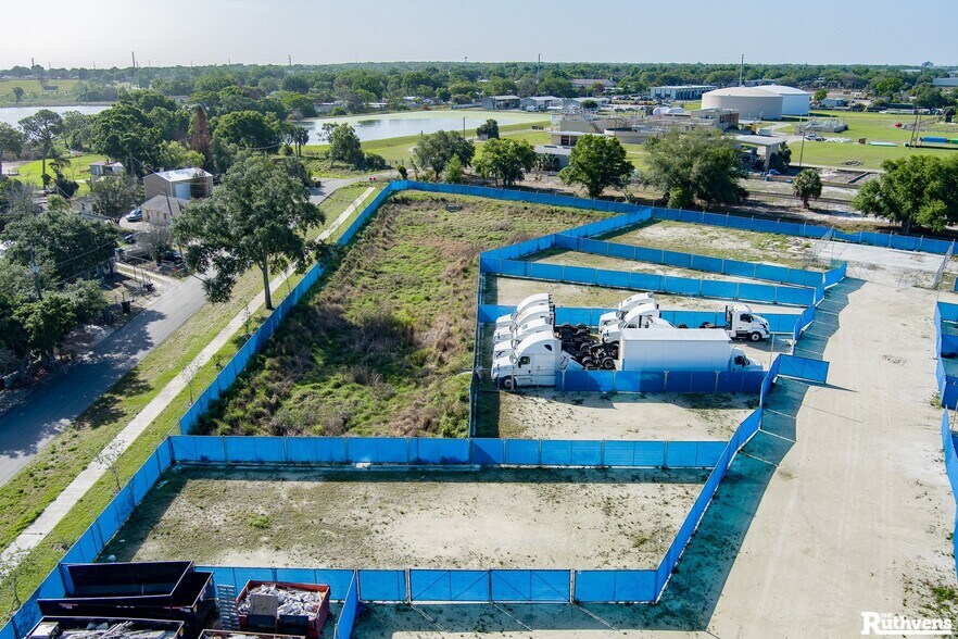 More Photos Of 850 2nd St, Winter Haven Land For Lease