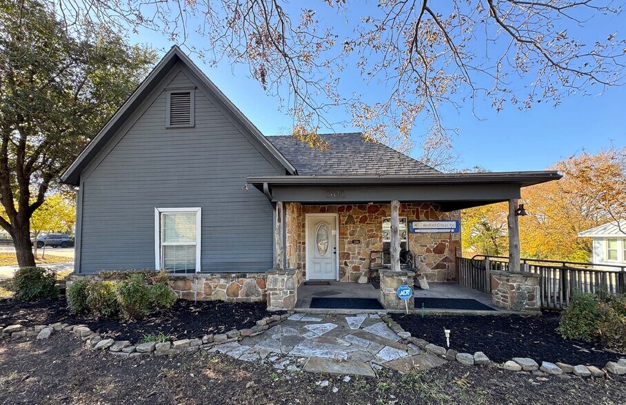 Primary Photo Of 301 N Alamo Rd, Rockwall Office For Lease