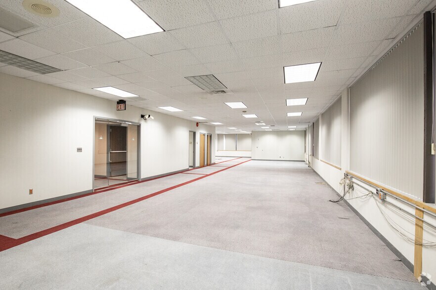 More Photos Of 1400 Youngs Ave, Southold Medical For Lease