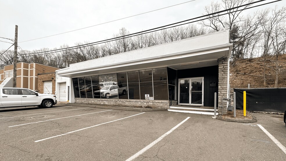 Primary Photo Of 2019 S Main St, Waterbury Freestanding For Lease
