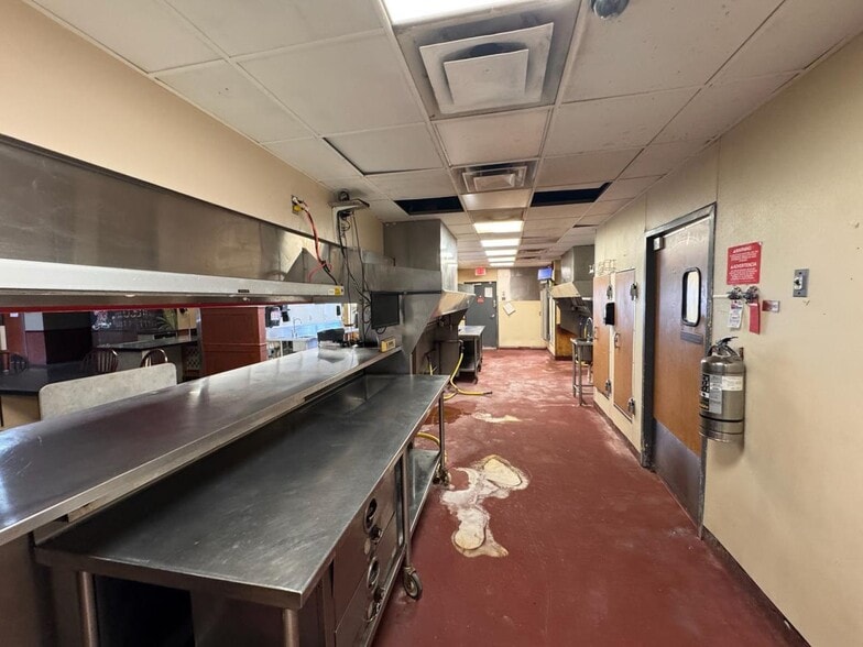 More Photos Of 1830 Columbus Ave, Washington Court House Restaurant For Sale