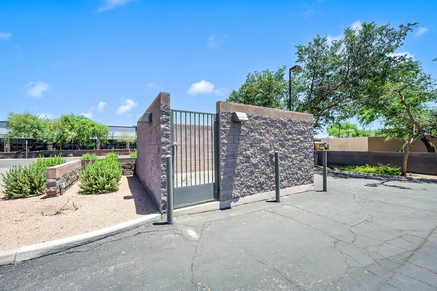 More Photos Of 8930 S Beck Ave, Tempe Light Manufacturing For Lease