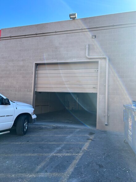 More Photos Of 3301-3327 Western Ave, Las Vegas Industrial For Sale