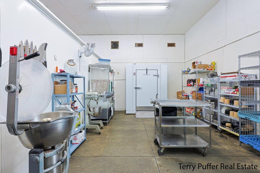 More Photos Of 246 Division St, Hesperia General Retail For Sale