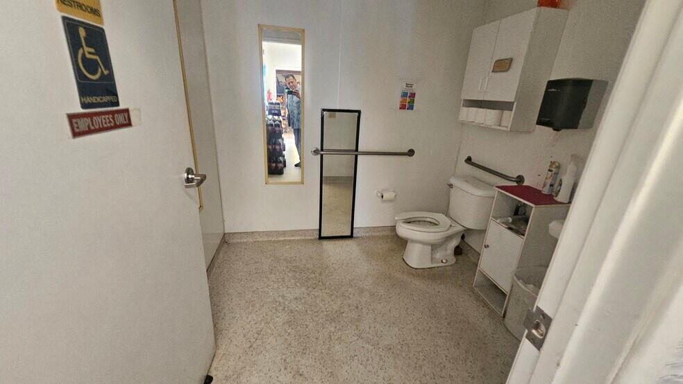 More Photos Of 3933 Lake Isabella Blvd, Bodfish Storefront For Sale