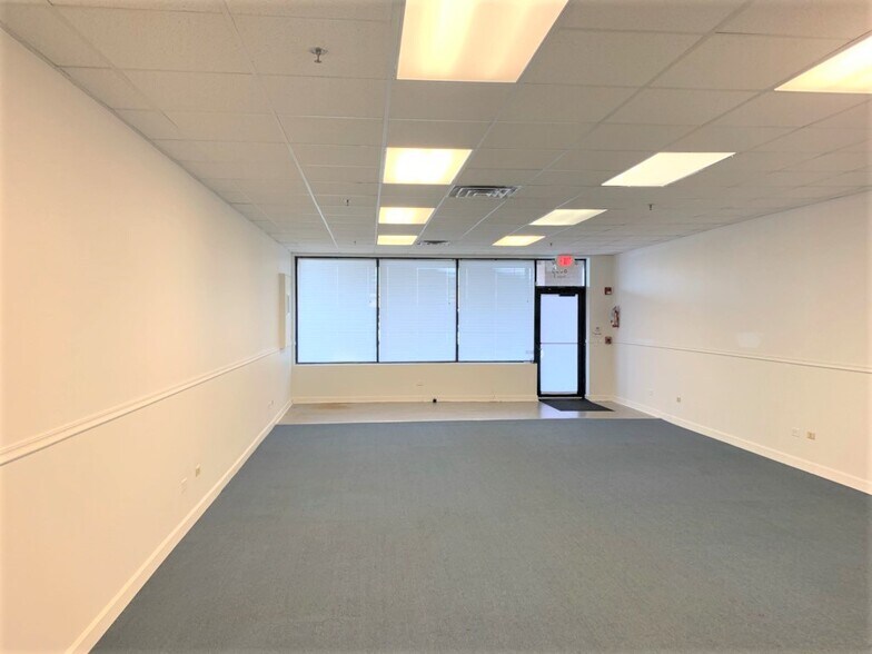 More Photos Of 8005 W 183rd St, Tinley Park General Retail For Lease