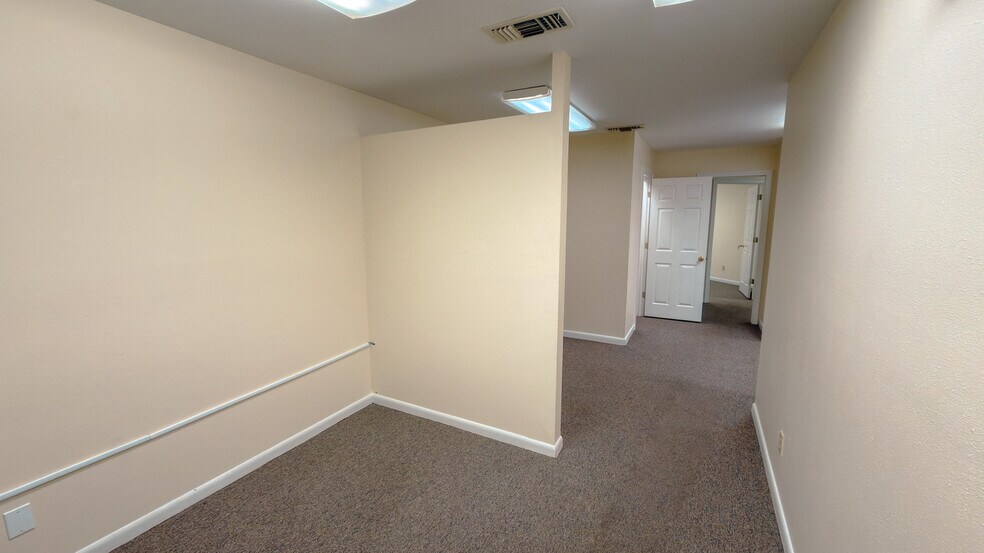 More Photos Of 4400 Bayou Blvd, Pensacola Office For Sale