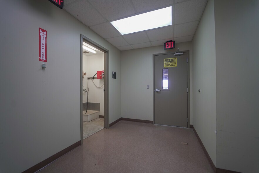 More Photos Of 8609 Lone Tree Rd, Victoria Industrial For Sale