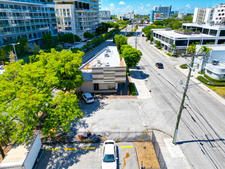 More Photos Of 3400 NE 2nd Ave, Miami Restaurant For Sale