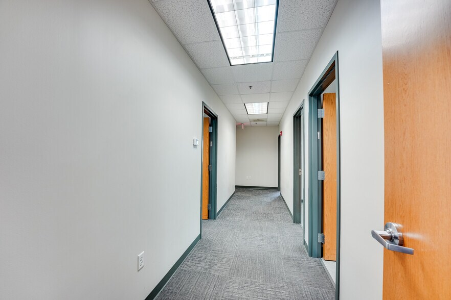 More Photos Of 712 1st Terrace Rd, Lansing Medical For Lease