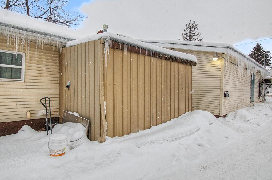 More Photos Of 23 Barlow St, St. Albans Town Convenience Store For Sale