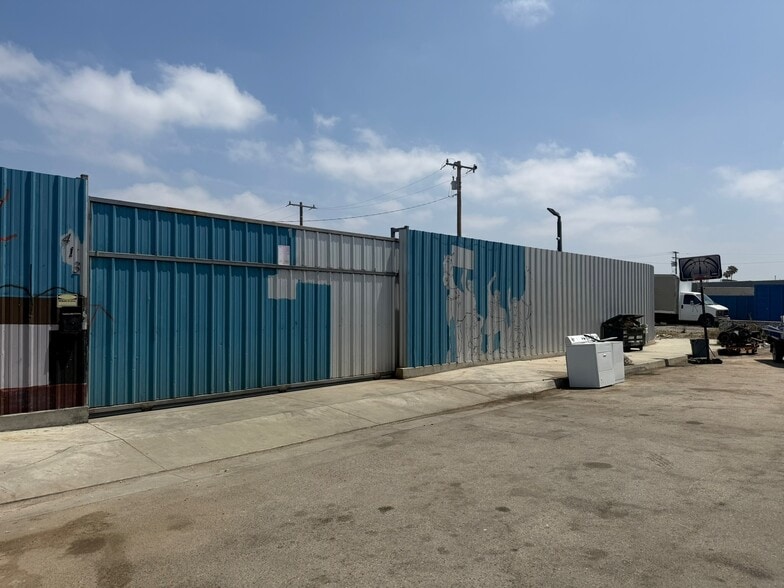 More Photos Of 413 W 131st St, Los Angeles Land For Lease