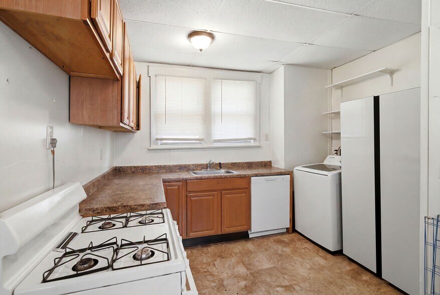 More Photos Of 275 Laurence Pky, South Amboy Apartments For Sale