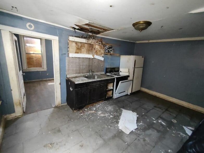 More Photos Of 1310 Bleecker St, Utica Apartments For Sale