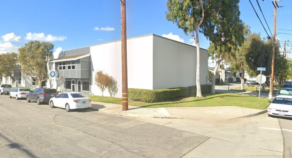 Primary Photo Of 1329-1399 E 28th St, Signal Hill Warehouse For Sale