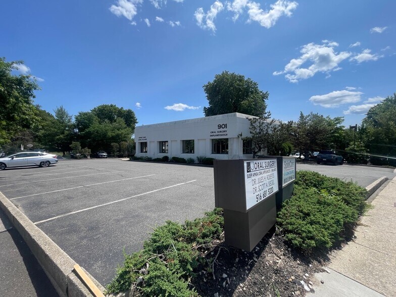 More Photos Of 901 Old Country Rd, Plainview Medical For Lease