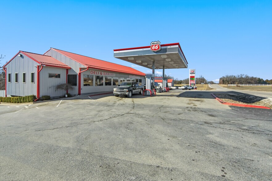 More Photos Of 7 Honey Springs Loop, Brumley Service Station For Sale