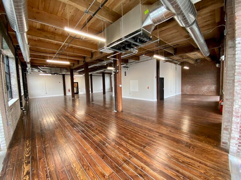 More Photos Of 1100-1102 N Delaware Ave, Philadelphia Office For Lease