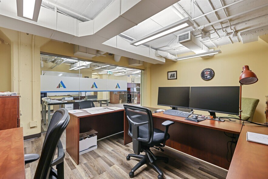 More Photos Of 322 11th Ave SW, Calgary Office For Lease