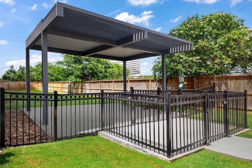 More Photos Of 2031 Westcreek Ln, Houston Apartments For Lease