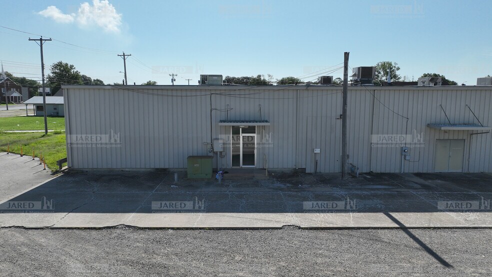 More Photos Of 100 Hall St, Coffeyville Unknown For Lease