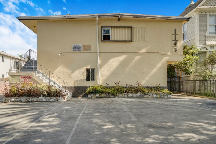More Photos Of 1143 W 28th St, Los Angeles Multifamily For Sale