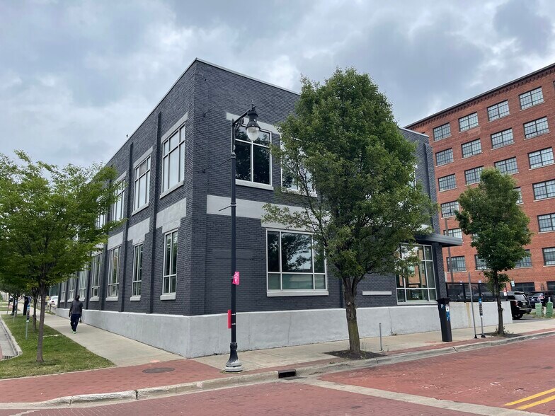 More Photos Of 300 Ionia Ave SW, Grand Rapids Office For Lease