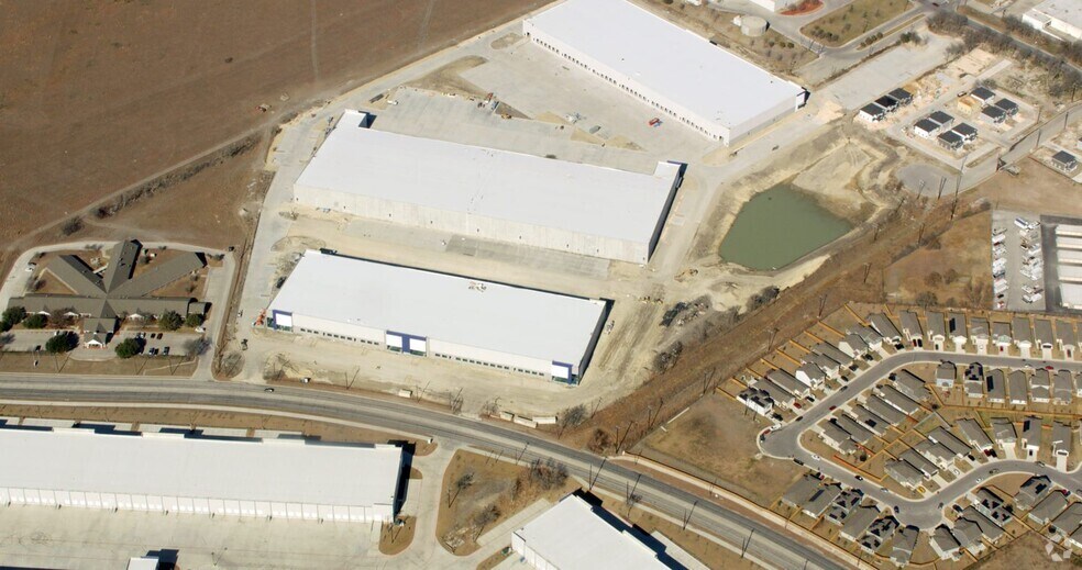 More Photos Of 5935 Eisenhauer Rd, San Antonio Warehouse For Lease