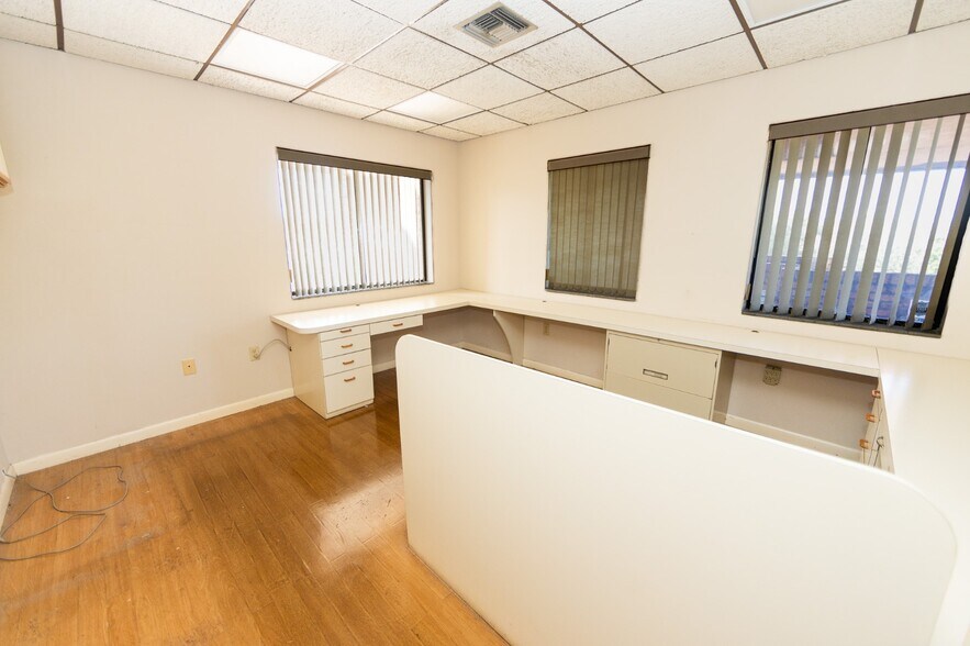More Photos Of 300 NW 70th Ave, Plantation Medical For Lease